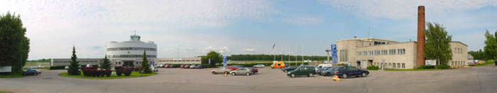 A typical view of the parking lot (2001). Cars of rich people? Count the Mercs!